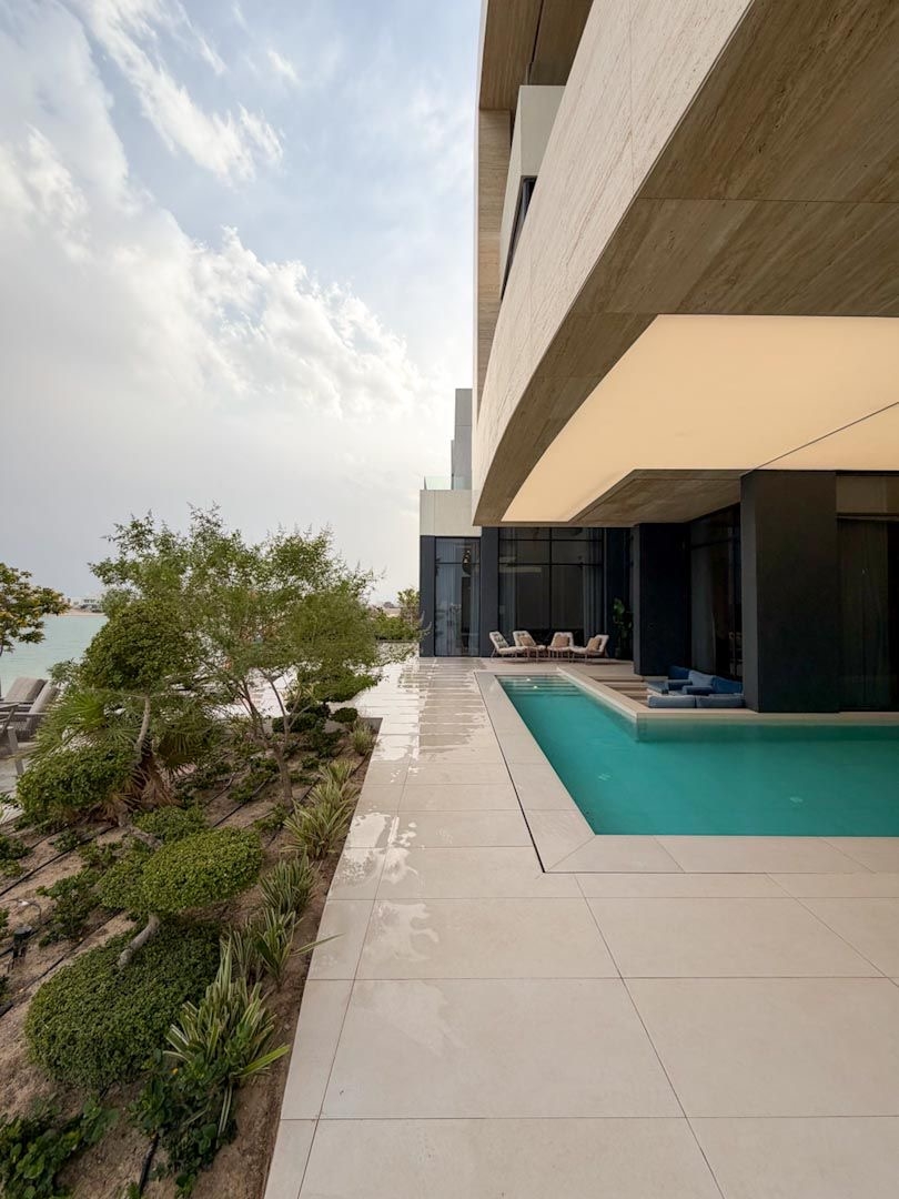 ( <i style='color:#B10622'> VVIP</i> ) REVIERA