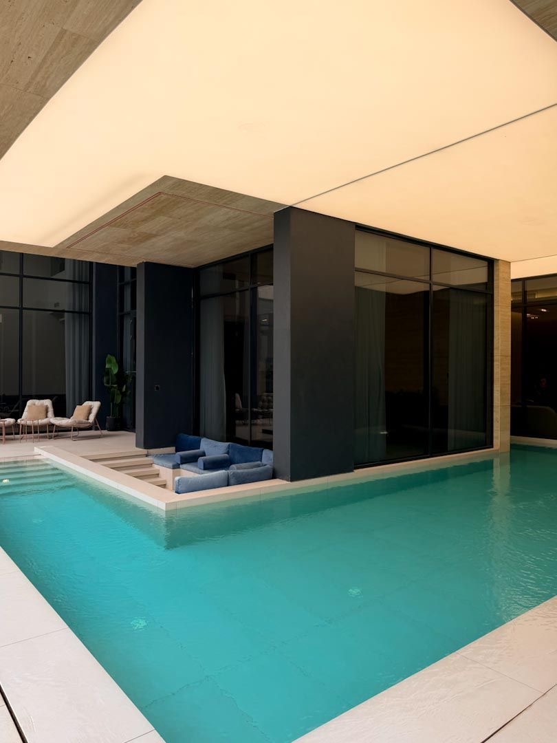 ( <i style='color:#B10622'> VVIP</i> ) REVIERA