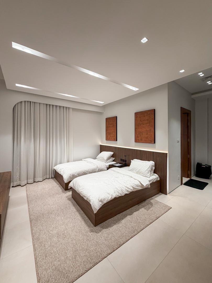 ( <i style='color:#B10622'> VVIP</i> ) REVIERA