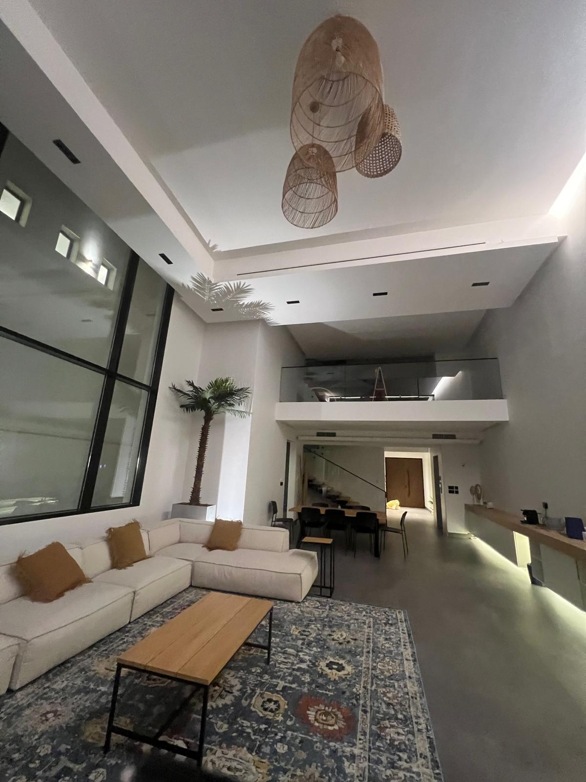 WHITE CHALET