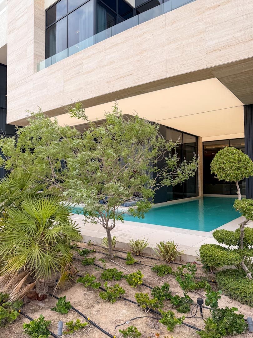 ( <i style='color:#B10622'> VVIP</i> ) REVIERA