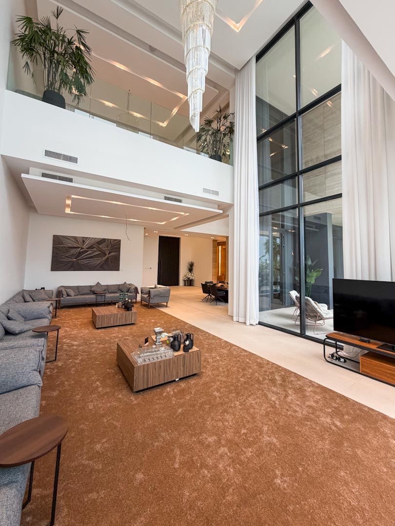 ( <i style='color:#B10622'> VVIP</i> ) REVIERA